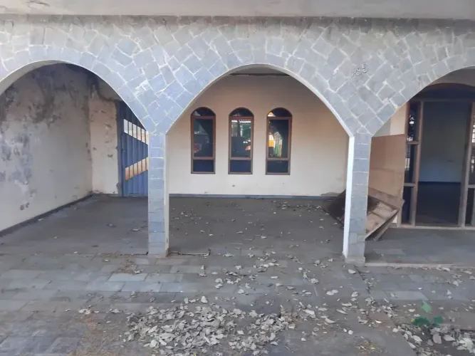 Casa espaçosa a venda no Jd Tv Morena
