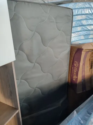 Cama de solteiro conjugada
