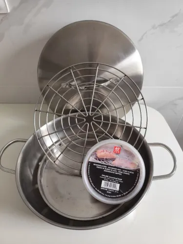 Defumador zwilling,com<br>caçarola Tampa e Grelha <br>R$600defumadir