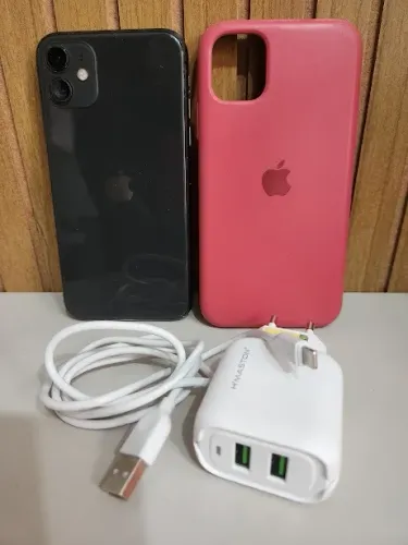 Iphone 11 funcionando e em bom estado + capinha + pelicula + carregador
