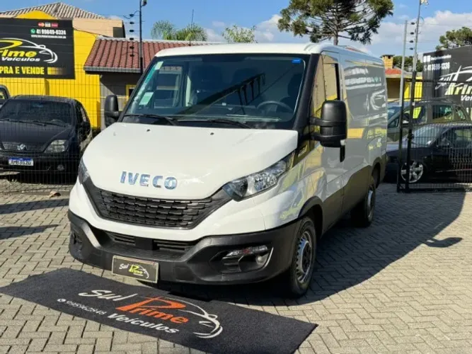 Iveco Daily Furgão 30-130 2.3 9M³ (die)(e5) 2022