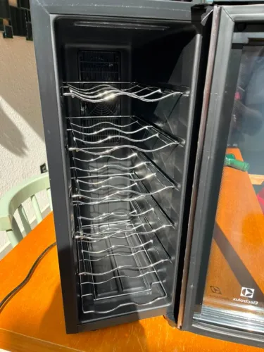 Adega Climatizada Electrolux 12 Garrafas (Modelo ACB12)