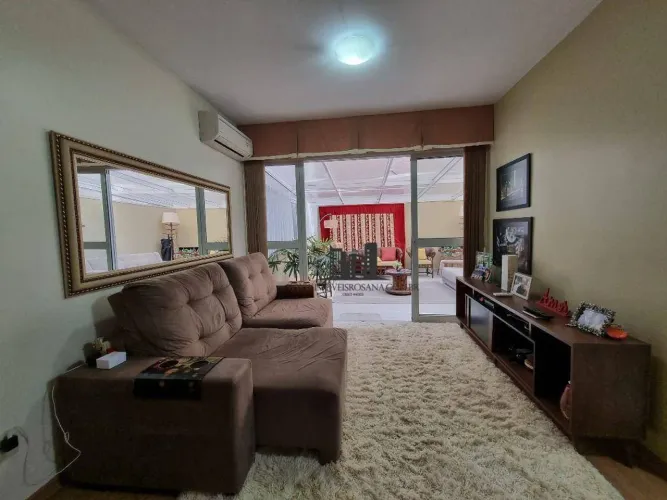 Apartamento mobiliado de 01 dormitório com terraço, churrasqueira e 01 vaga/box bairro Bom