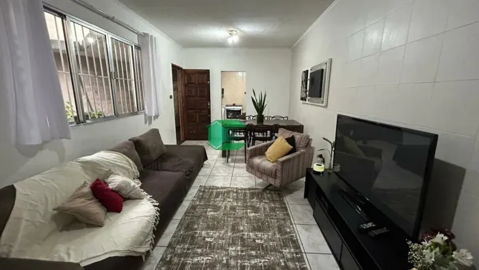 Amplo sobrado com espaço para toda a família