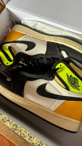 Air jordan 1 high volt gold