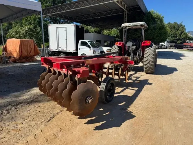 Trator MF 4283