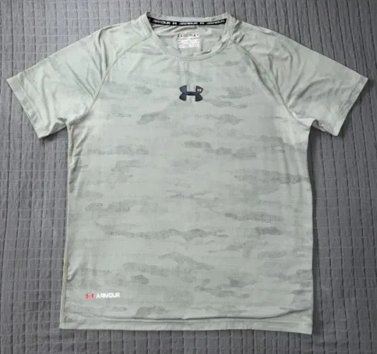 Camisa Compressão Under Armour HeatGear tamanho M