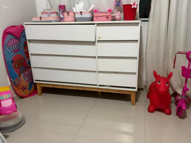 VENDO CÔMODA ABRACADABRA, MUITO NOVA!!