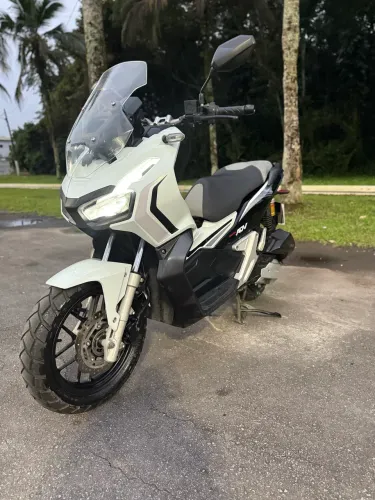 HONDA ADV 150 FINANCIO/ESTUDO TROCAS