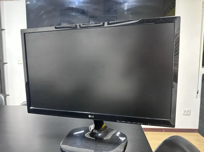 Monitor LG 23 - Full HD IPS 23MP55HQ-P com HDMI