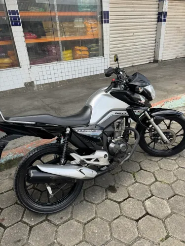 Titan 160 2022/2023 perfeito estado
