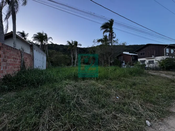 Terreno Amplo Pronto para Construir na Praia do Mariscal em Bombinhas/SC