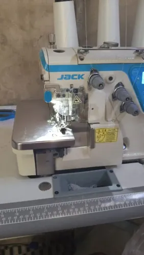 Vendo Máquina de costura C5 Jack 