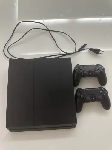PS4 Fat + Dois Controles Dualshock