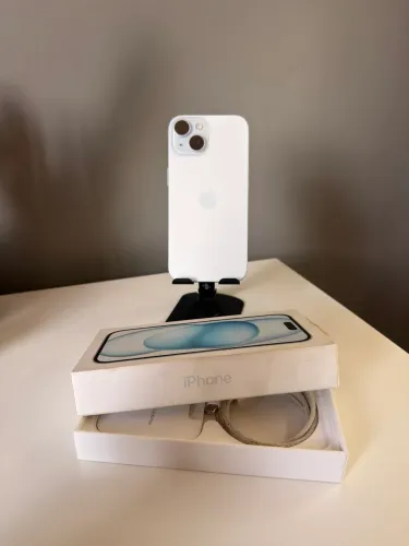 iPhone 15 128GB - 88% de bateria