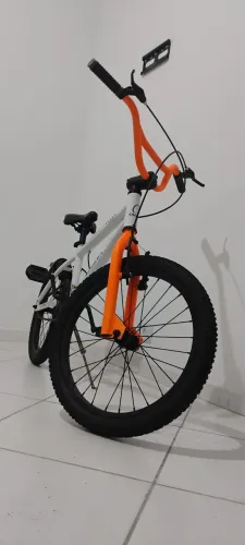 Bicicleta aro 20 BMX Caloi