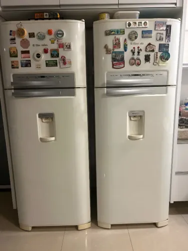 2 Refrigeradores Eletrolux duplex front free 480 lts