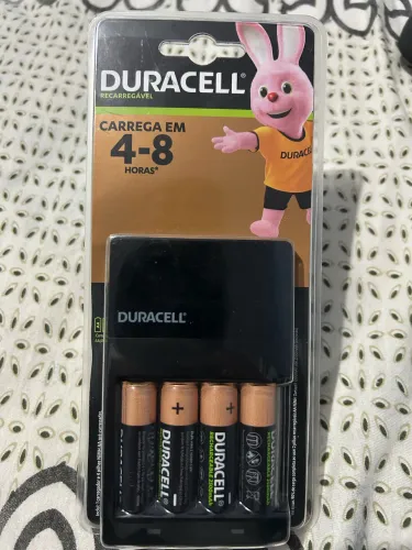 Carregador de pilha e pilhas Duracell