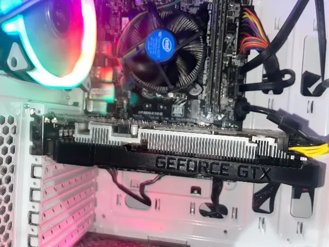 Gtx 1660 em perfeito estado 