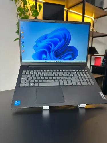 Notebook Lenovo V15 G3 + Core i5 de 12th + SSD M2 256GB + 8GB DDR4 + Tela FullHD