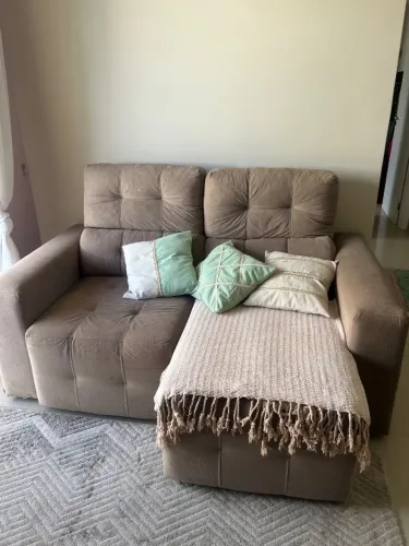 Vendo  retrátil com 2 lugares.