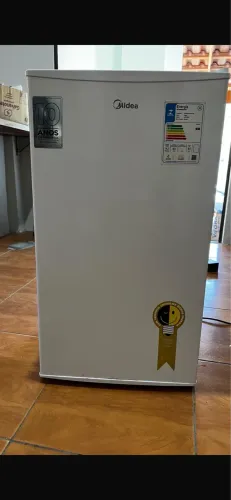 Frigobar Midea 93 Litros