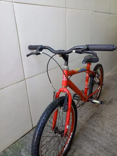 Bicicleta do homem aranha
