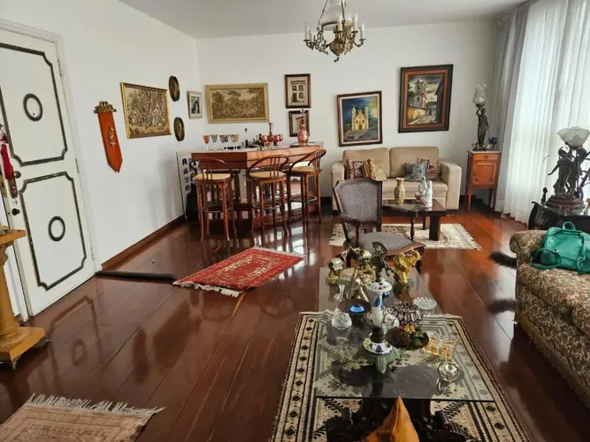 OPEN HOUSE Vende Cobertura em Copacabana na Rua Raul Pompéia, Excelente oportunidade!