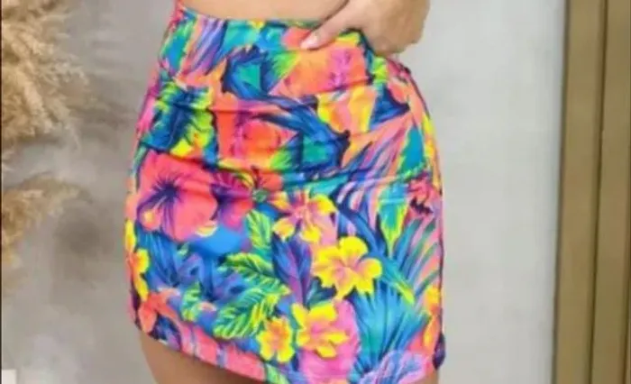 Short saia, M ,semi novo