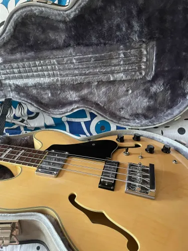Baixo Semi Acústico Condor EBC-1 + Case
