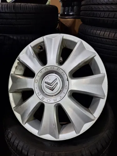 Roda avulsa aro 16 citroen C4 pallas 