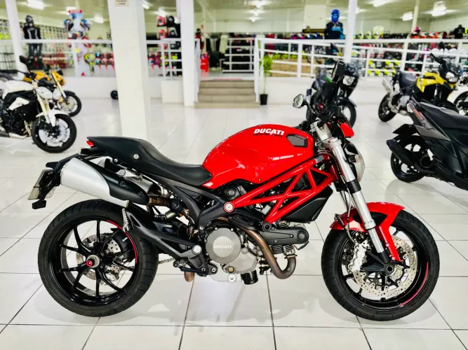 Ducati Monster 796 2013 - FEMOTO