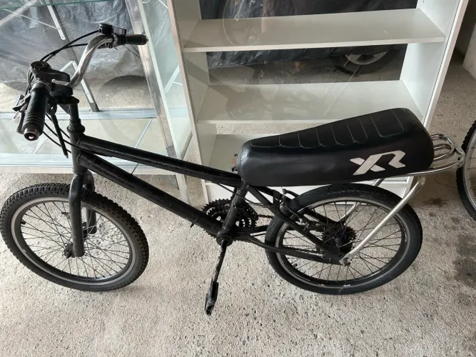 Bicicleta aro 20 BMX - usada em bom estado 