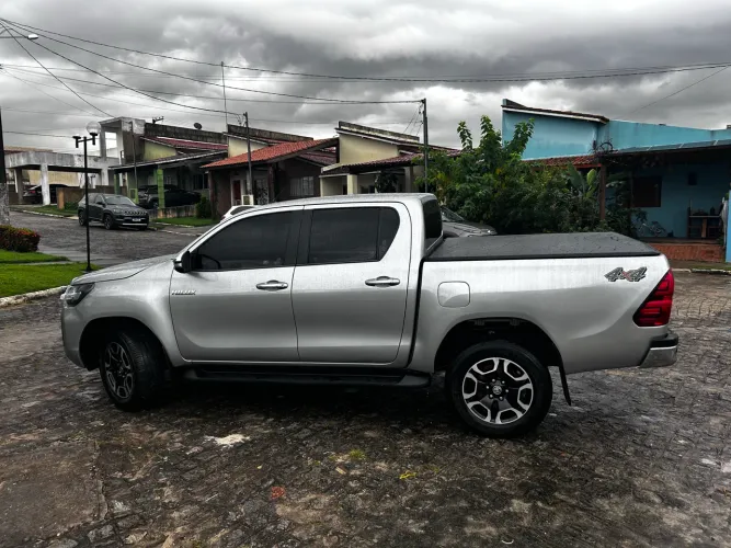 Toyota Hilux CD SRV 4X4 2.8 TDI Diesel Aut. 2021