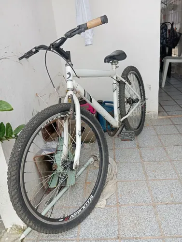 Bike semi nova em perfeito estado