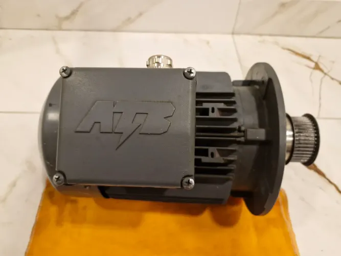 Motor Elétrico Trifásico Importado ATB 3cv (Flangeado IMB5) - Perfeito Estado