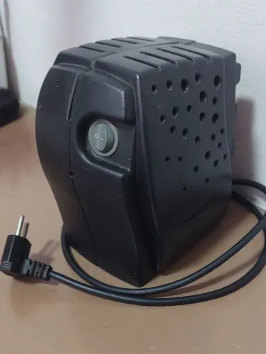 Estabilizador Enermax com fusível de proteção