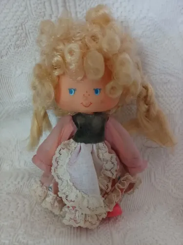 Boneca Estrela Moranguinho trajes típicos Holandesa loira  !!