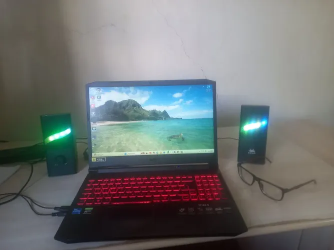 Notebook marca Acer Nitro AN515 - 57 (Ótimo para jogos( gamer)