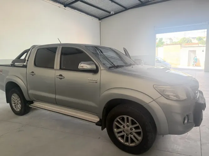 Toyota Hilux CD SRV D4-d 4X4 3.0 TDI Diesel AUT 2015