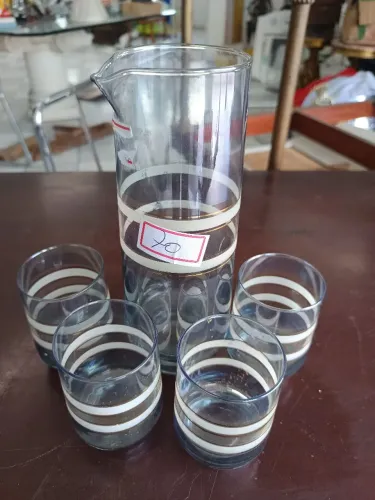 Conjunto de coquetel jarra e 4 copos