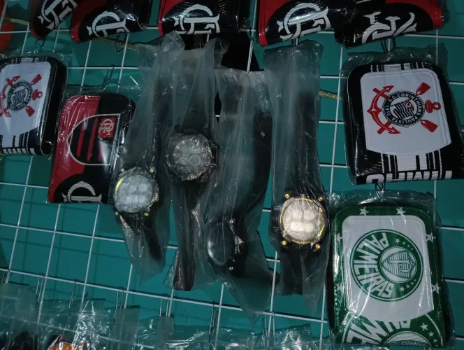 LOTE ACESSÓRIO ESPORTIVO PRONTO <br>PRODUTO NOVOS: CARTEIRA, ÓCULOS E RELÓGIO