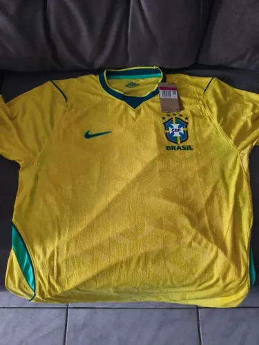 Camisa do Brasil Tailandesa, tamanho GG4.