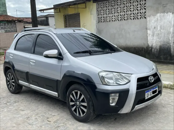 Toyota Etios Cross 1.5 Flex 16V 5P Mec. 2014