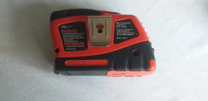 Trena marca Black and Decker Auto Tape. Automática. Pés e centímetros. Nova, sem uso.