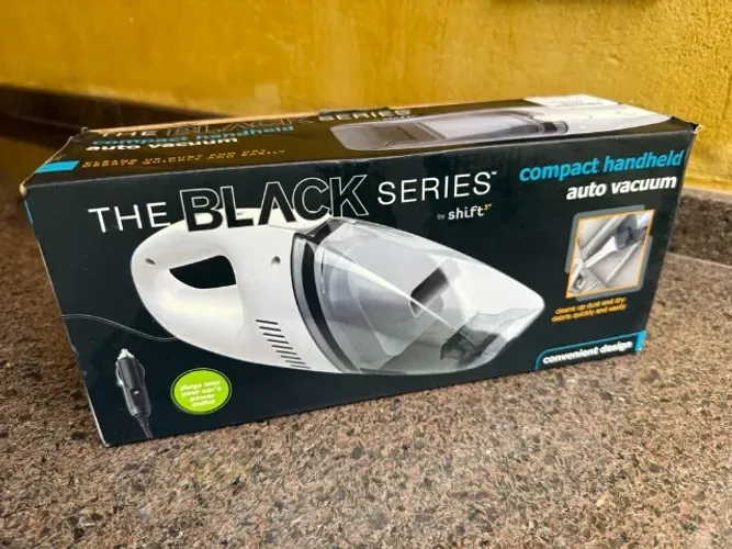 Aspirador de Pó Automotivo Portátil 12V - The Black Series (Na Caixa)
