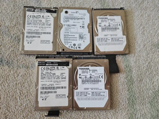 Lote com 5 HDs SATA 2,5? para notebook - Toshiba / Seagate / Hitachi
