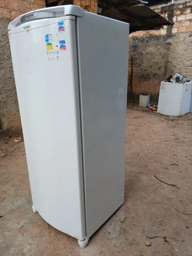 Vende se geladeira consol