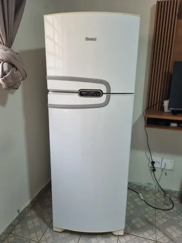 Geladeira CONSUL 340 L ( SEMI NOVA ) PARCELO ATÉ EM 12X