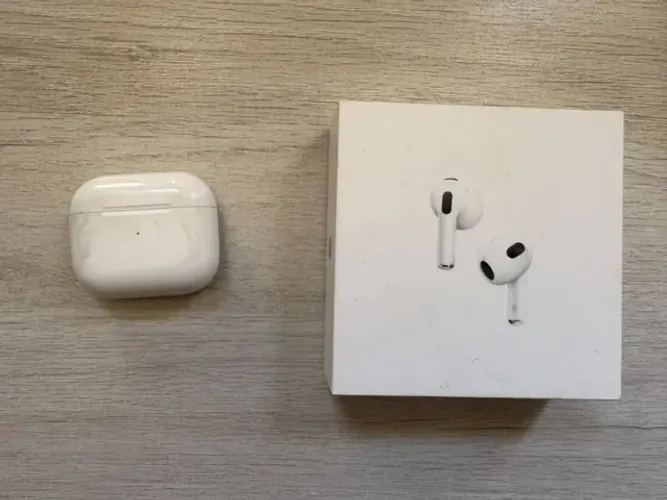 Airpods 3 Usado.